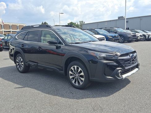 New 2025 Subaru Outback Limited image 2