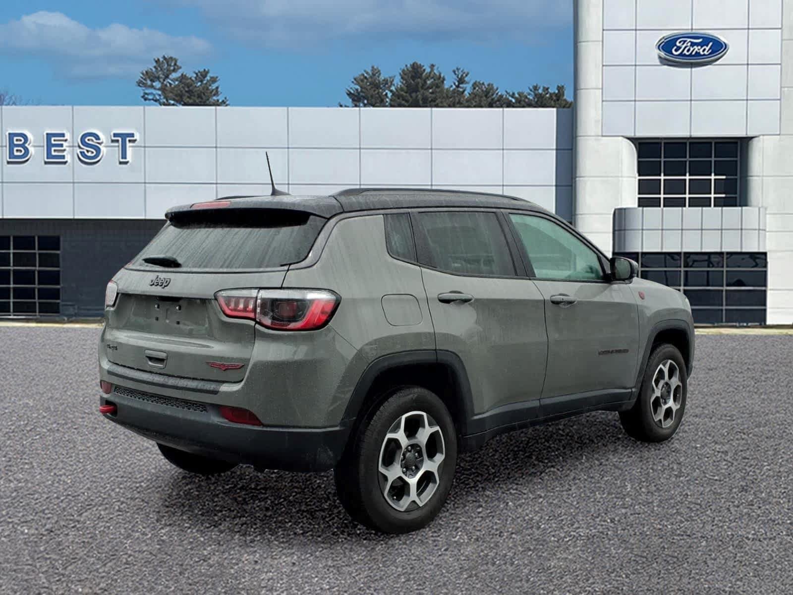Used 2022 Jeep Compass Trailhawk w/ Trailhawk Convenience Group AWD/4WD image 7
