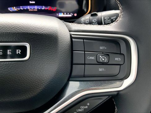 Used 2023 Jeep Wagoneer L 4WD image 24