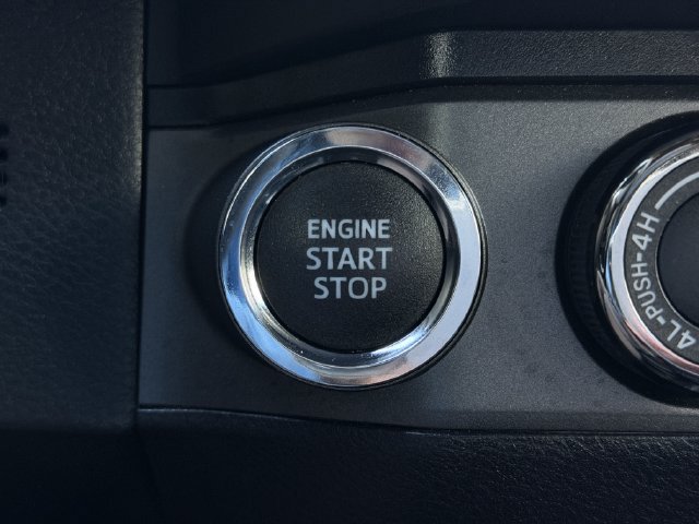 Used 2022 Toyota Tacoma TRD Off-Road AWD/4WD image 18