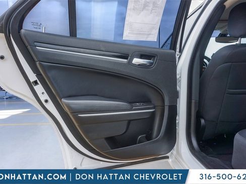 Used 2023 Chrysler 300 Touring w/ Sport Appearance Package image 17