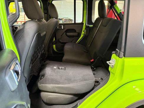 Certified 2021 Jeep Wrangler Unlimited Rubicon w/ Cold Weather Group AWD/4WD image 24