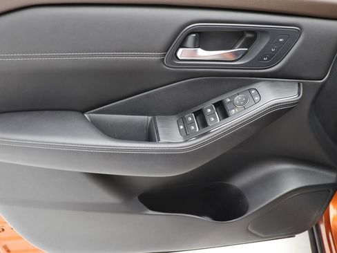 Used 2023 Nissan Rogue SL w/ SL Premium Package image 16