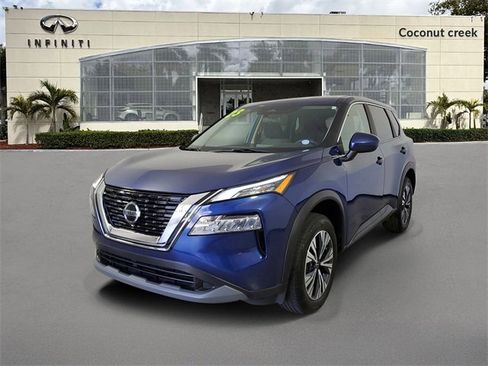 Used 2023 Nissan Rogue SV image 3