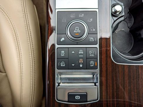 Used 2016 Land Rover Range Rover HSE image 25