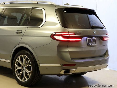 Certified 2024 BMW X7 xDrive40i image 8