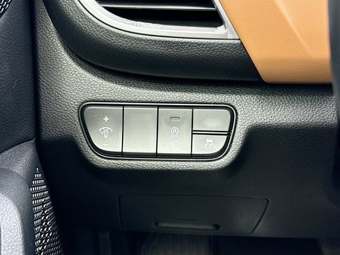 Used 2024 Kia Seltos EX FWD image 32