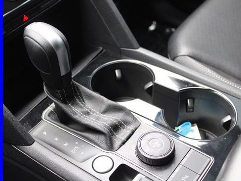 Used 2022 Volkswagen Atlas Cross Sport SE w/ Panoramic Sunroof Package image 45