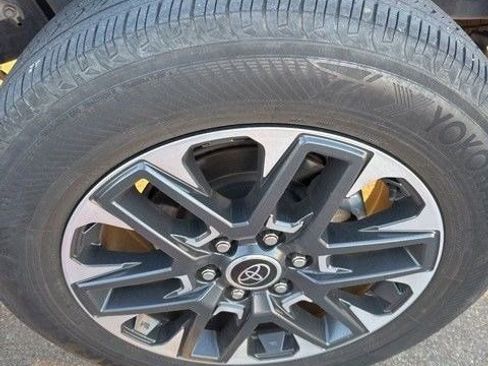 Used 2023 Toyota Tundra Limited image 3