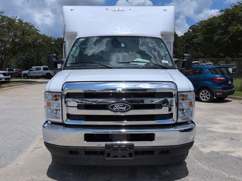 New 2027 Ford E-350 and Econoline 350 Super Duty w/ Power Equipment Group RWD image 8