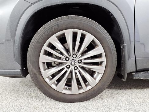 Used 2021 Toyota Highlander Platinum image 20