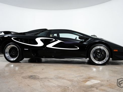 Used 1998 Lamborghini Diablo SV image 2