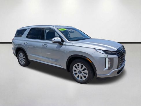 Used 2023 Hyundai Palisade SEL FWD image 2