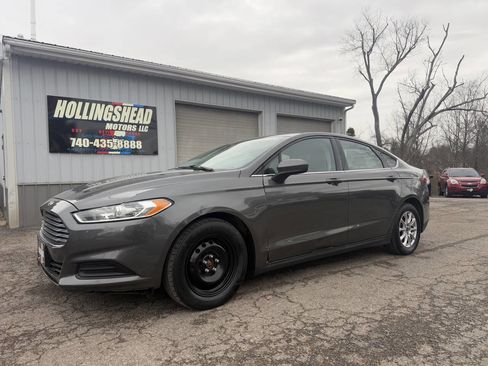Used 2015 Ford Fusion S image 1