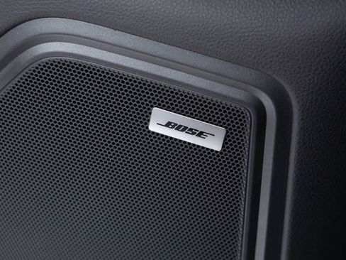Certified 2026 Porsche Macan AWD/4WD image 30
