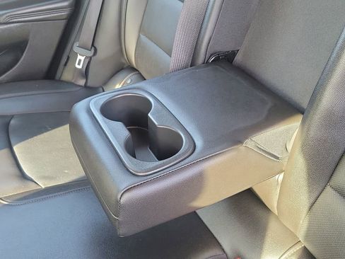 Used 2016 Chevrolet Malibu Premier w/ Driver Confidence Package image 8