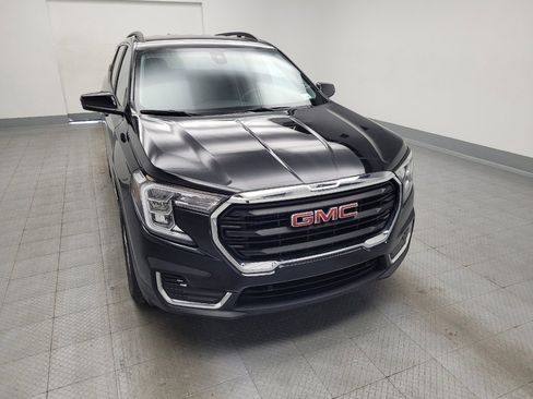 Used 2024 GMC Terrain SLE w/ Driver Convenience Package FWD image 14