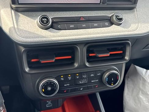 Used 2023 Ford Maverick XLT w/ XLT Luxury Package image 10