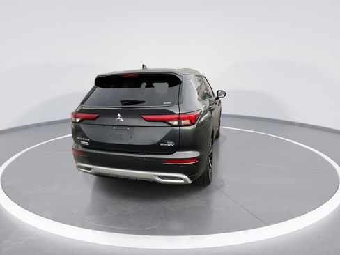 Used 2025 Mitsubishi Outlander SEL image 17