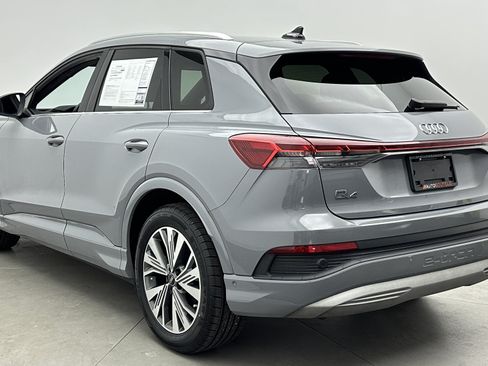 Used 2023 Audi Q4 e-tron Premium Plus RWD image 6