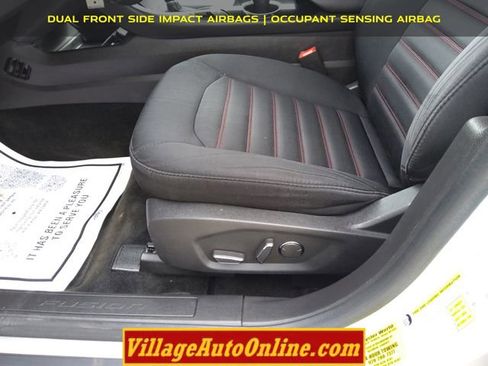 Used 2015 Ford Fusion SE image 13