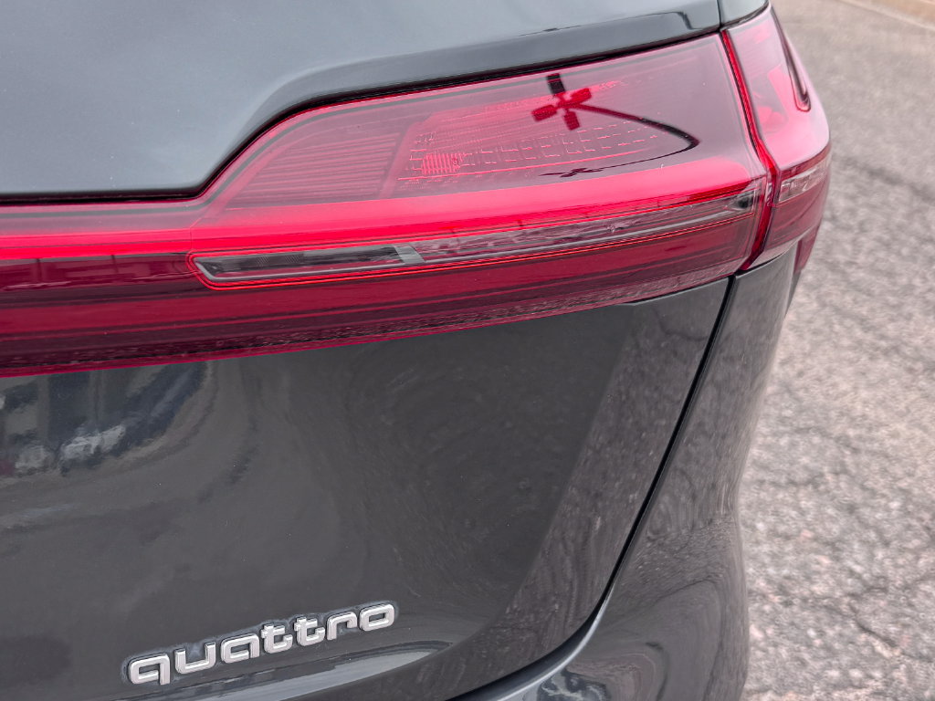 Used 2021 Audi e-tron Premium AWD/4WD image 10