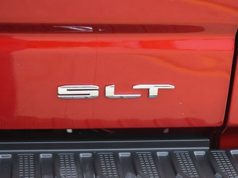 Used 2023 GMC Sierra 1500 SLT image 7