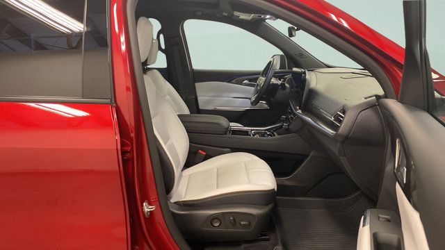 Used 2026 Chevrolet Traverse High Country w/ LPO, Floor Liner Package AWD/4WD image 32