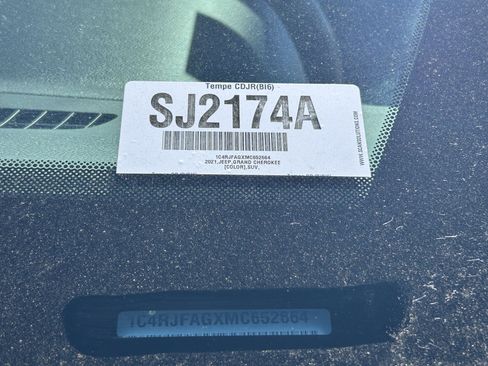 Certified 2021 Jeep Grand Cherokee Laredo X image 31