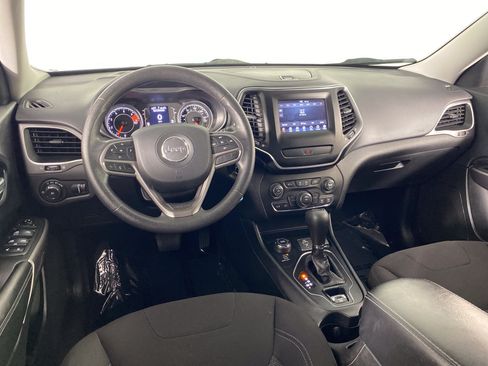 Used 2019 Jeep Cherokee Latitude w/ Popular Appearance Group AWD/4WD image 33