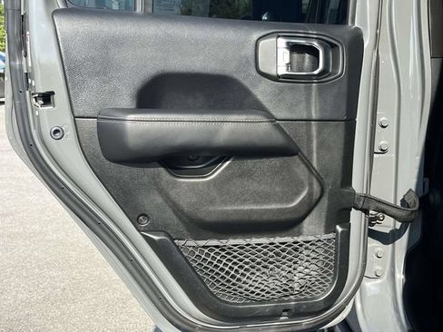 Used 2019 Jeep Wrangler Unlimited Sahara w/ Quick Order Package 24M Moab AWD/4WD image 16