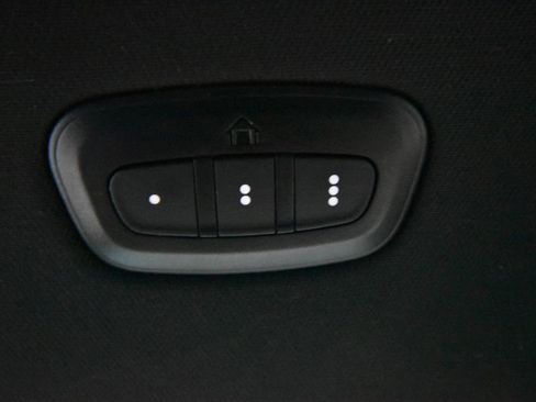 Used 2024 RAM 1500 Laramie AWD/4WD image 21