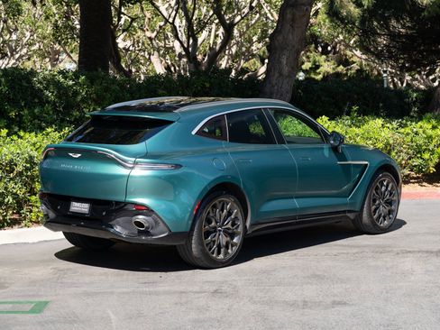 Used 2021 Aston Martin DBX AWD/4WD image 3