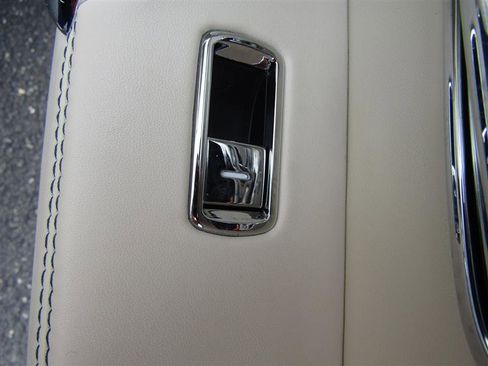 Used 2017 Bentley Flying Spur V8 image 46