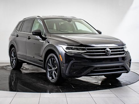 Used 2022 Volkswagen Tiguan SE image 12