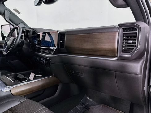 Used 2025 Chevrolet Silverado 2500 High Country w/ Midnight Edition AWD/4WD image 32