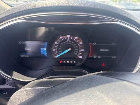 Used 2019 Ford Fusion SE FWD image 27
