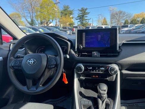 Used 2023 Toyota RAV4 LE FWD image 16