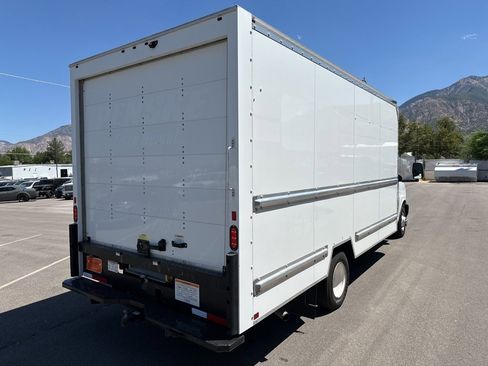 Used 2022 GMC Savana 3500 Extended w/ Power Convenience Package image 10