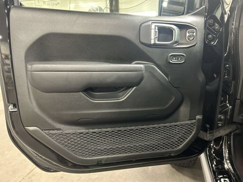 Used 2025 Jeep Wrangler Rubicon w/ Xtreme 35 Tire Package AWD/4WD image 24