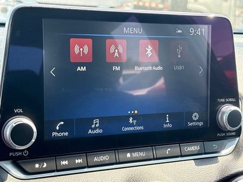 Used 2025 Nissan Sentra SV FWD image 22