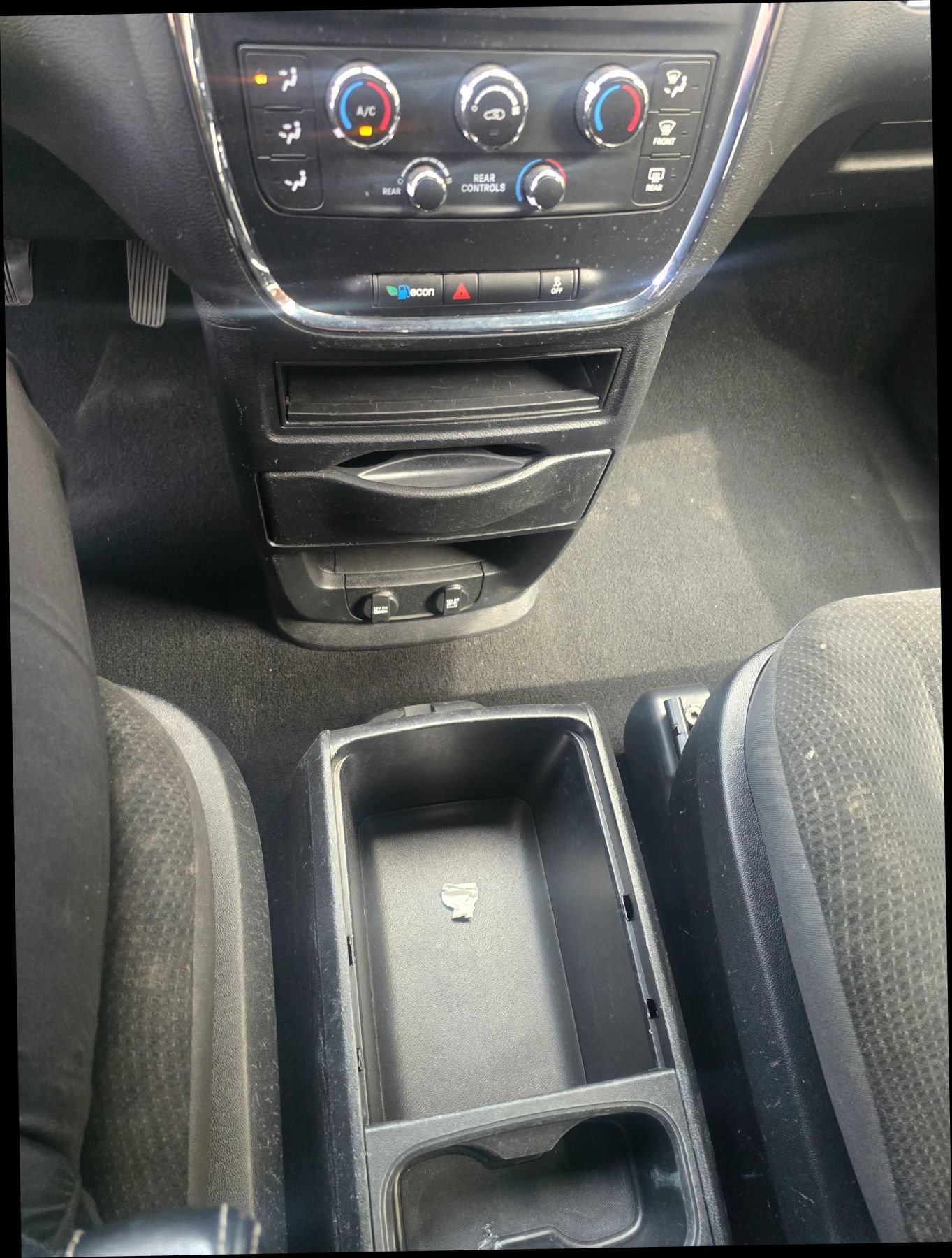 Used 2019 Dodge Grand Caravan SE FWD image 15
