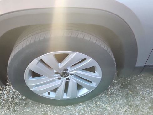 Used 2023 Volkswagen Atlas Cross Sport SE image 8