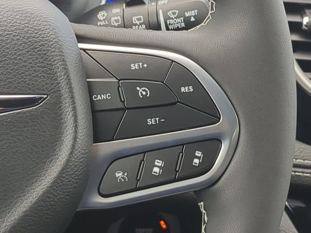New 2026 Chrysler Pacifica Select FWD image 31