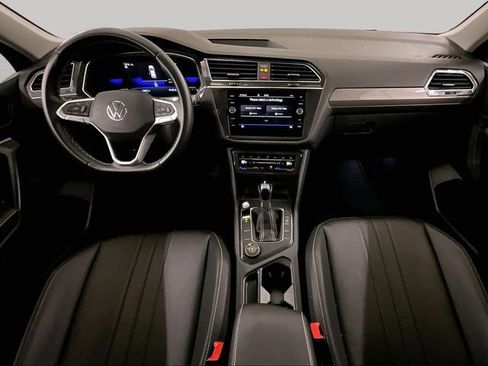 Used 2023 Volkswagen Tiguan SE AWD/4WD image 14