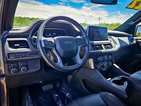 Used 2022 Chevrolet Suburban RST w/ Luxury Package AWD/4WD image 13