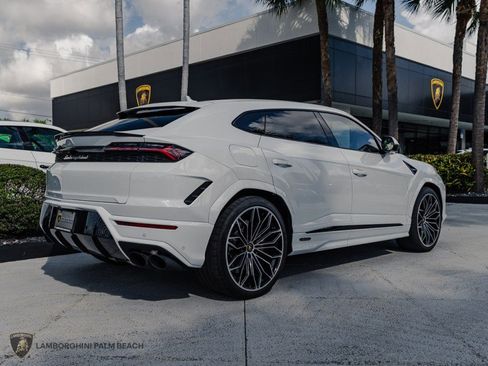 Used 2025 Lamborghini Urus SE image 6