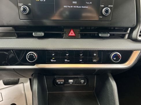 Used 2023 Kia Sportage LX image 16