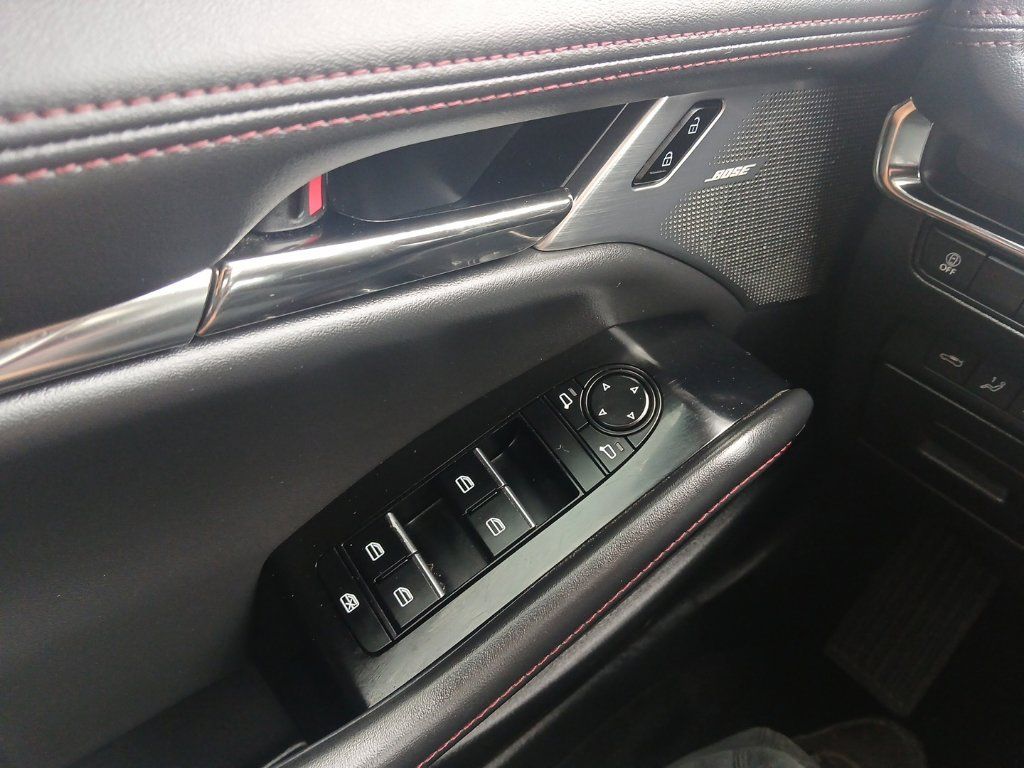 Used 2023 MAZDA MAZDA3 s FWD image 19