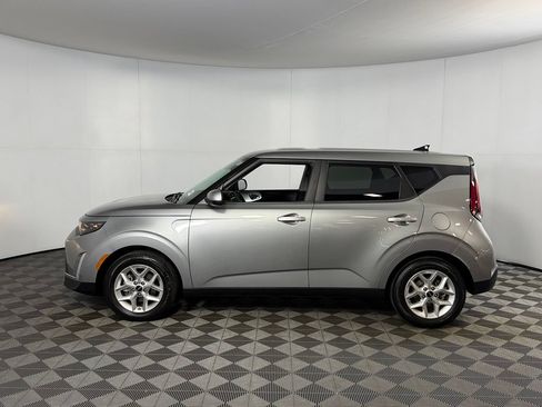 Used 2024 Kia Soul LX w/ Option Group 015 FWD image 10